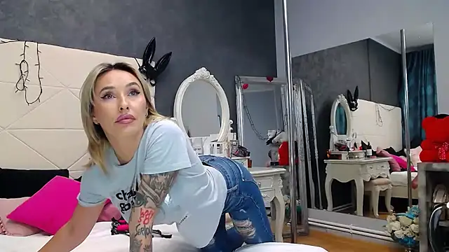 IssaSmith live sex cam