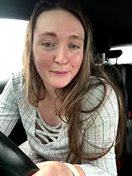 BustyBonnieUK live sex cam