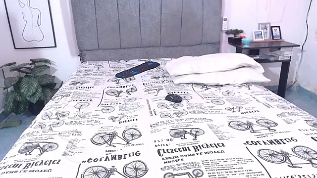 Sophie_And_Alis live sex cam