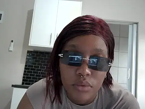 SexxybrownsugaX live sex cam