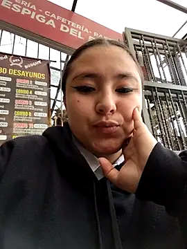 Cute_Penelope live sex cam