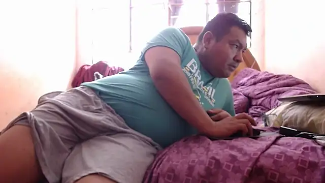 nakedlima live sex cam