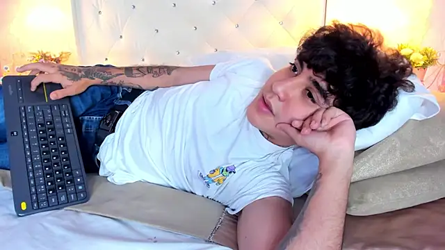 SantiOlsen live sex cam