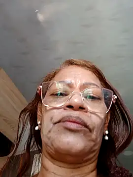 BustyMilf_ live sex cam