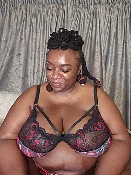 ThickianaRider live sex cam