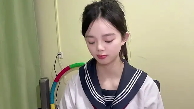 Nicole-13 live sex cam