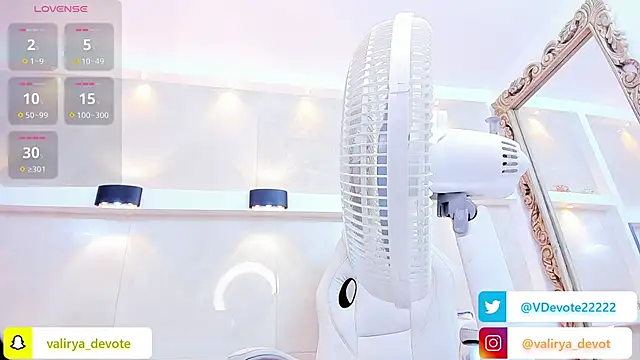 valirya_devote live sex cam