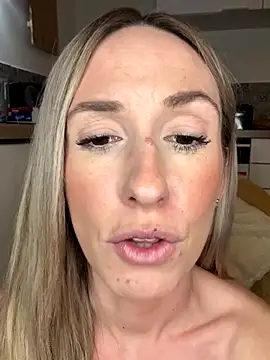 lola_tentatiion live sex cam