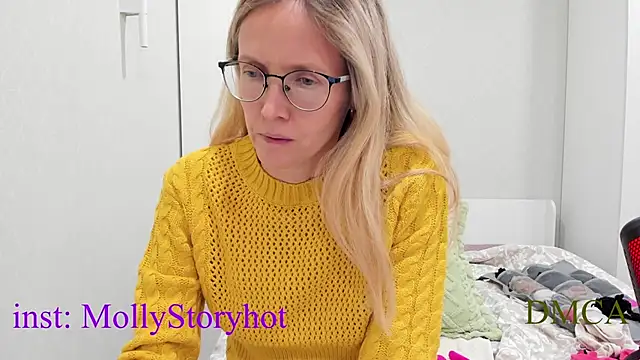 MollyStory live sex cam