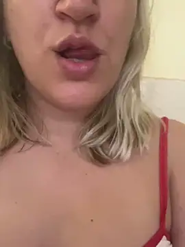 Bia_sexynovaes live sex cam