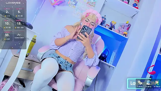 DanniiGrovers live sex cam