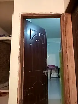 Raya-Moni live sex cam