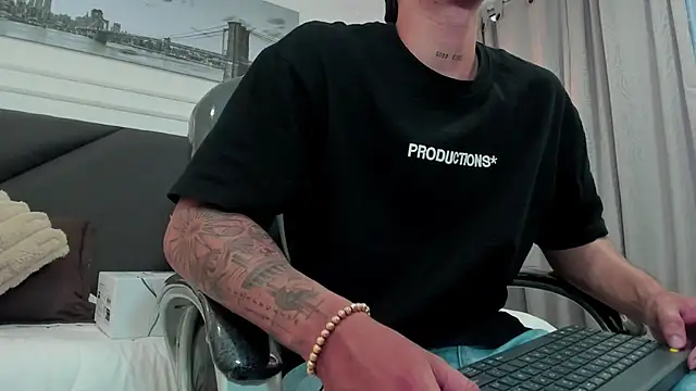 Damian23__ live sex cam