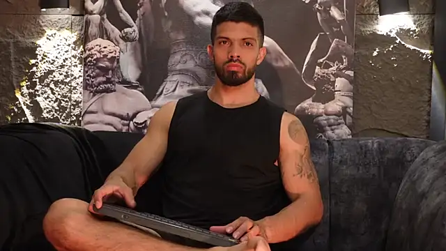 DannSaenz live sex cam