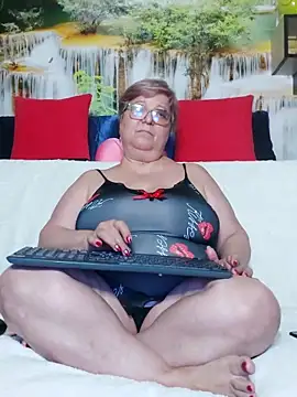 QueenPammy1 live sex cam