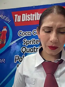 Alysson-- live sex cam