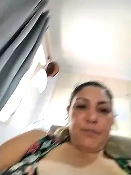 Lunita86 live sex cam