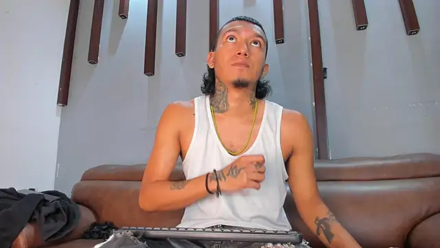 _cannabitch live sex cam