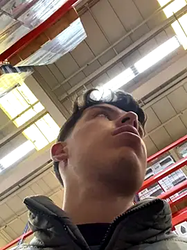 mattebret11 live sex cam