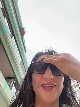 Ninabigtitied live sex cam