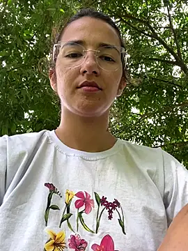 Yelaine live sex cam