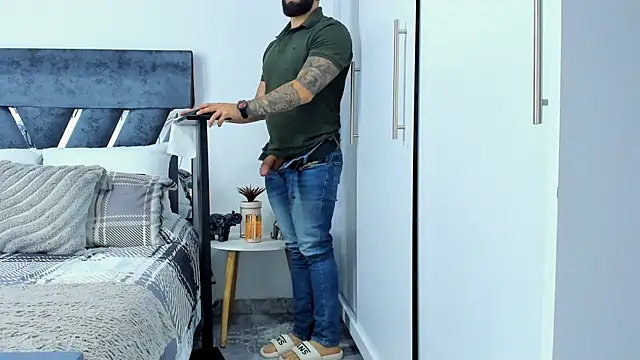 Zack_Froone live sex cam