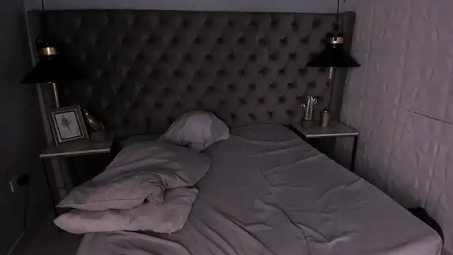 OliIverr22 live sex cam