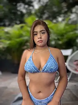 MayaMoanXXX live sex cam