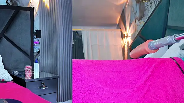 NathaxaLeans live sex cam