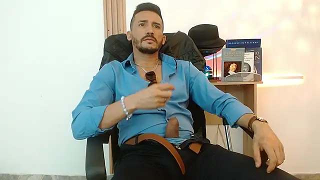 Reiko_85_ live sex cam