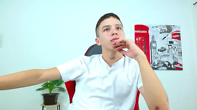 Cumandres18 live sex cam