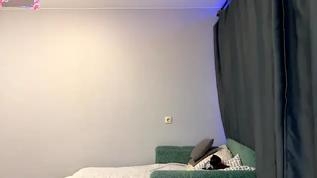 TanekaBoitel live sex cam