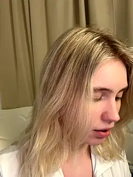 HoneyRay live sex cam