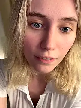 HoneyRay live sex cam