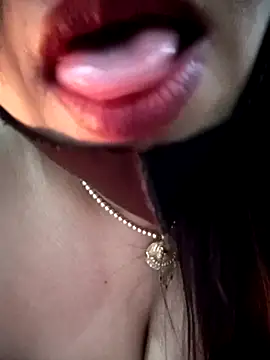 Taniya-2025 live sex cam