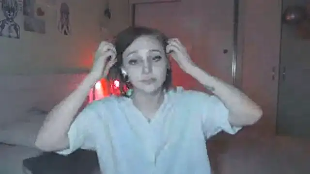 SineKiraReal live sex cam