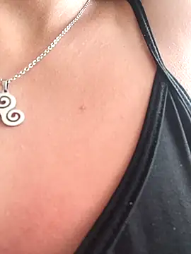 Bonny_Klote live sex cam