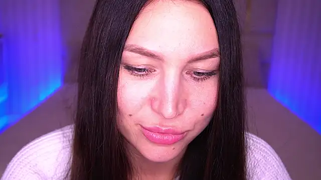 EliseVelour live sex cam