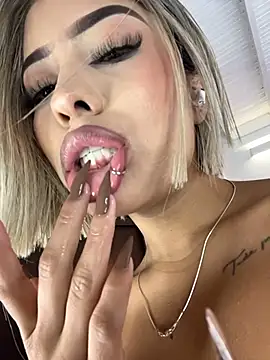 MystiqueXXX live sex cam