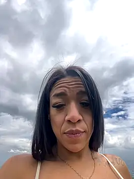 Hellenmilffitnes live sex cam