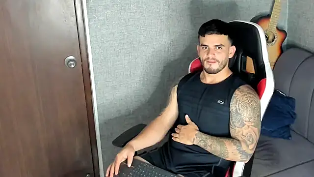 Ricardogo19 live sex cam