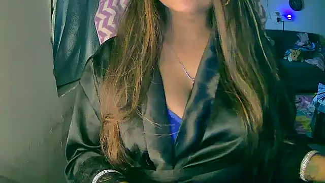 Cute-Tara live sex cam