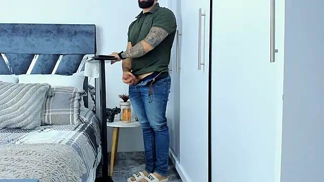 Zack_Froone live sex cam