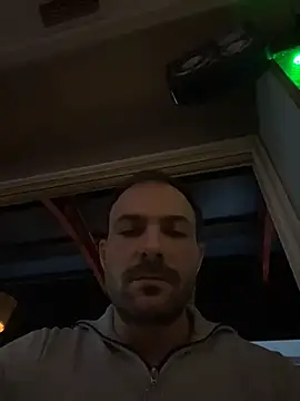 Adventurehotman live sex cam