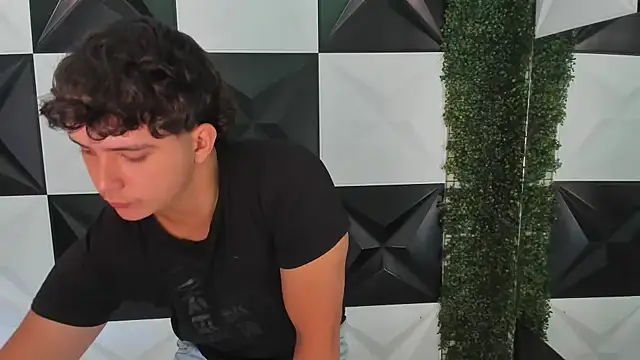 Dani_cumboy live sex cam