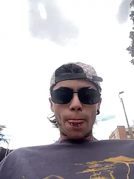 AcidMilo live sex cam