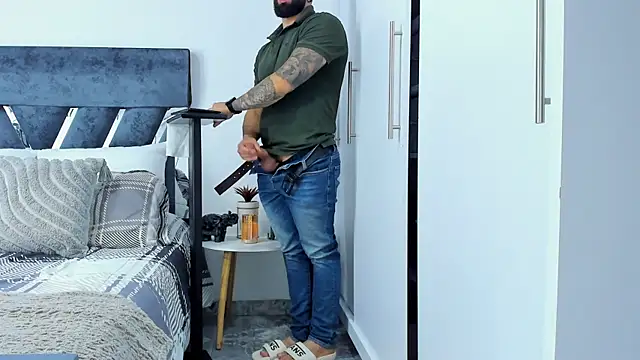 Zack_Froone live sex cam