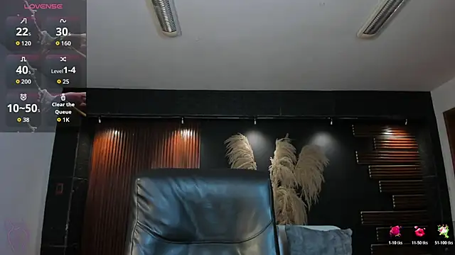 IsabellaaJoness live sex cam