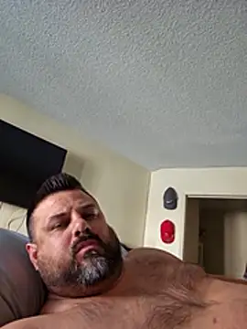 Roddog18 live sex cam