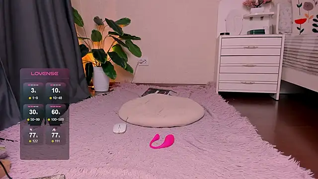 Reiny-rey live sex cam